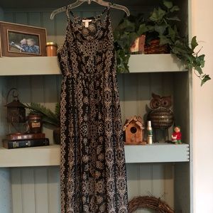 Long Maxi maternity dress.